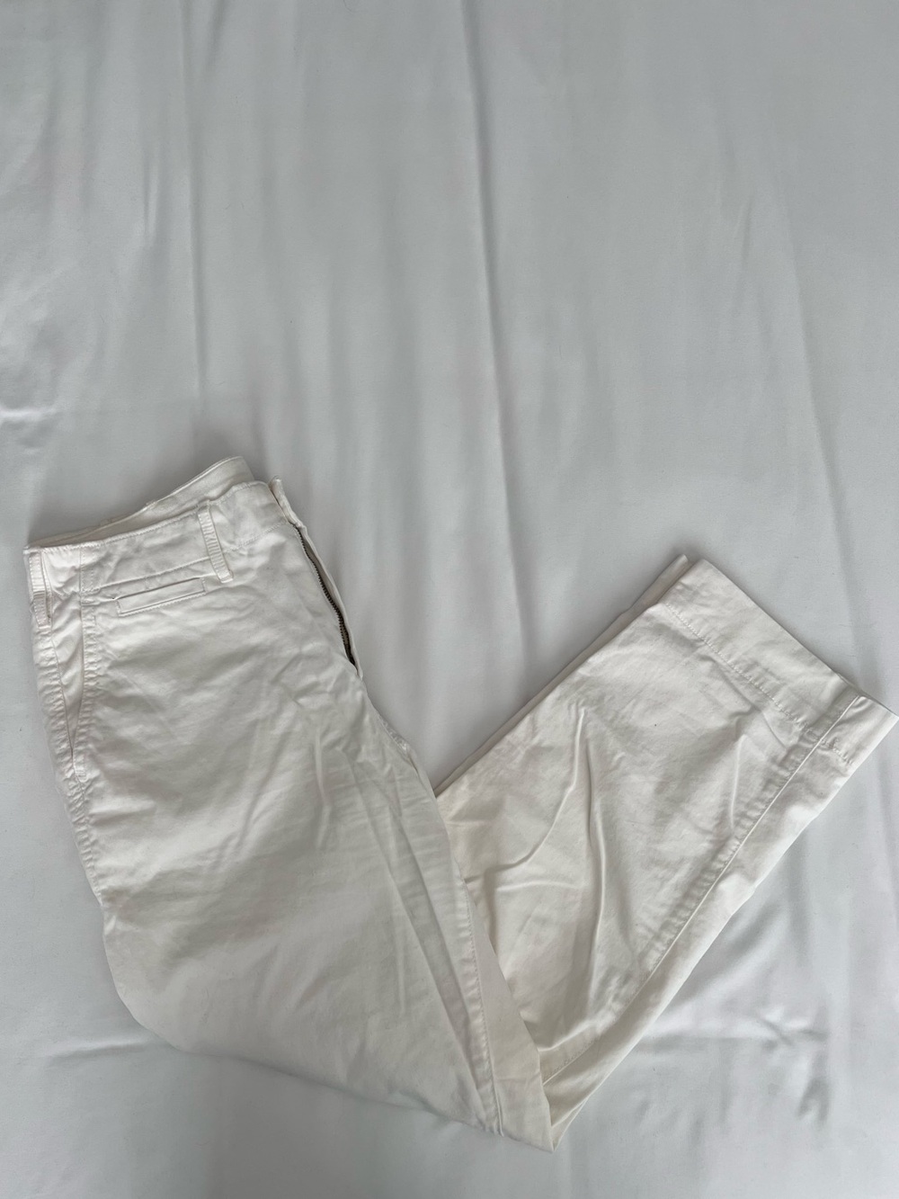 GAP Women's White Straight-Leg Khaki Pants